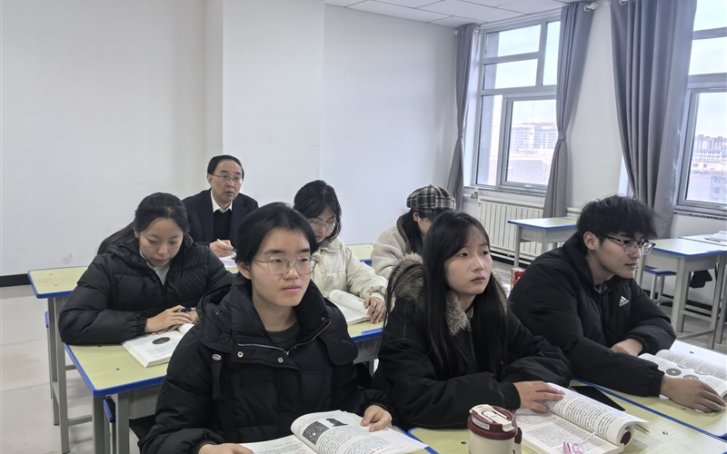 校領(lǐng)導(dǎo)深入課堂聽(tīng)評(píng)思政課 推動(dòng)思政課教學(xué)提質(zhì)增效